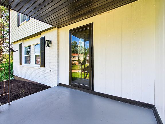 4th image of 11954 Elmgrove Cir