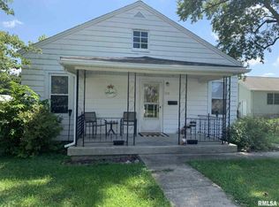 112 E Church St, Pleasant Plains, IL 62677
