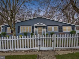 737 Aston Martin Dr, Lindenwold, NJ 08021