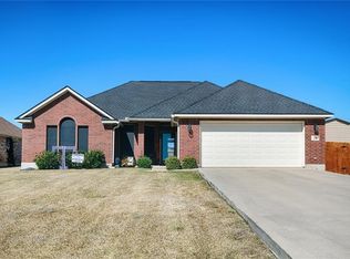 102 Madison Ln, Thrall, TX 76578
