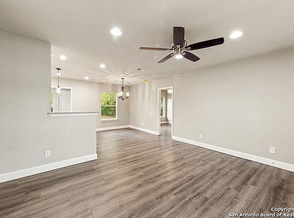 5th image of 3211 Capitol Ave