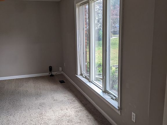 4th image of 8330 Dubbs Dr