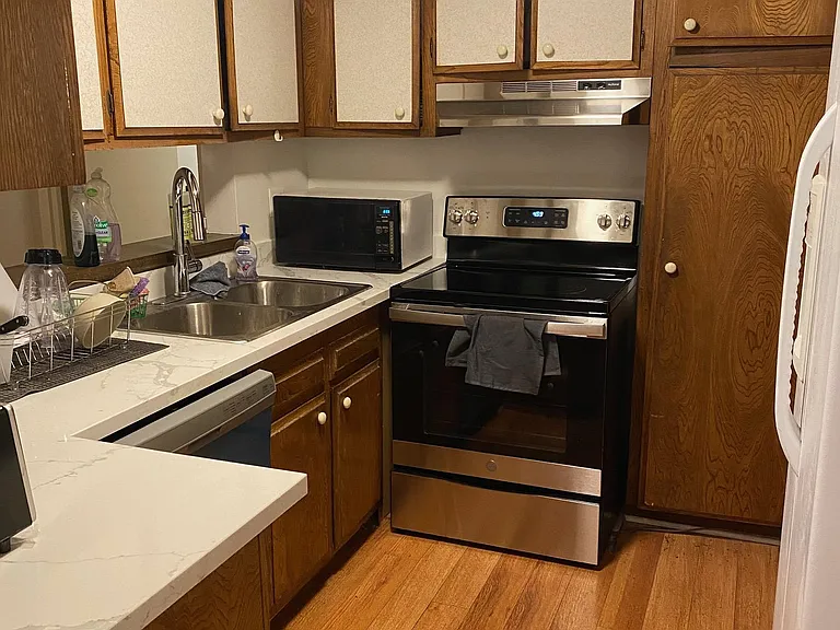 1300 Midvale Ave #207 — Photo 4