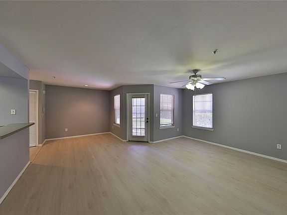 5th image of 409 Summit Ridge Pl APT 111