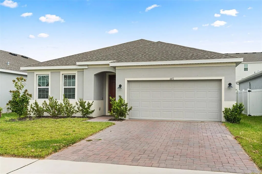 4 bed, 2.0 bath, 1850 sqft, $2,800 — Photo 1