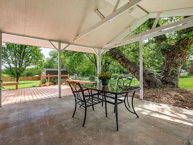 2917 N Mayberry Ln — Photo 14