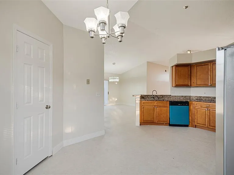 1542 Brook Hollow Dr — Photo 14