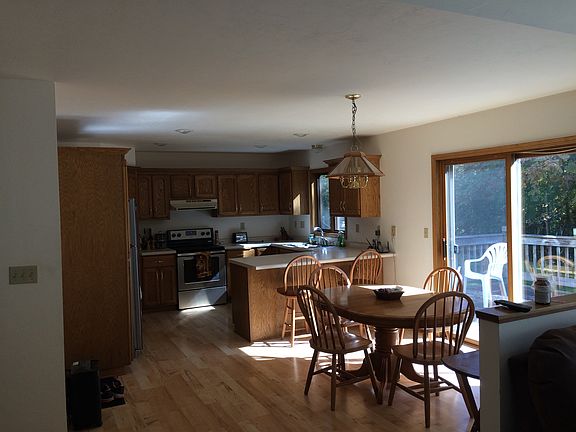 3rd image of 3121-3123 Parkview Ct