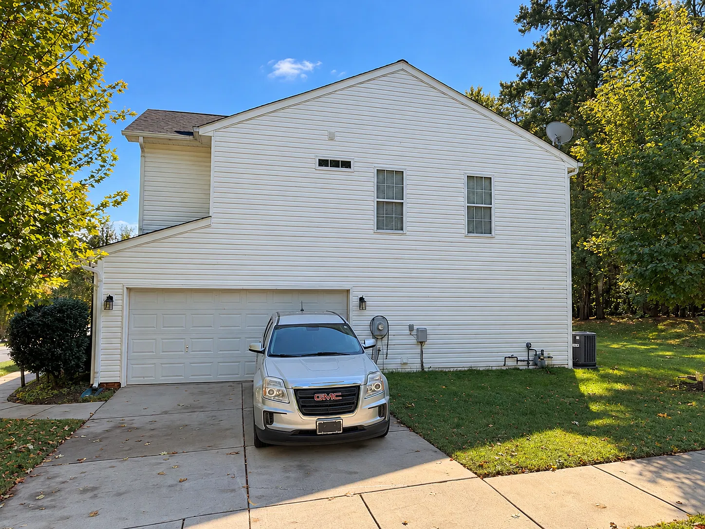 4 bed, 2.5 bath, 2353 sqft, $2,400 — Photo 3
