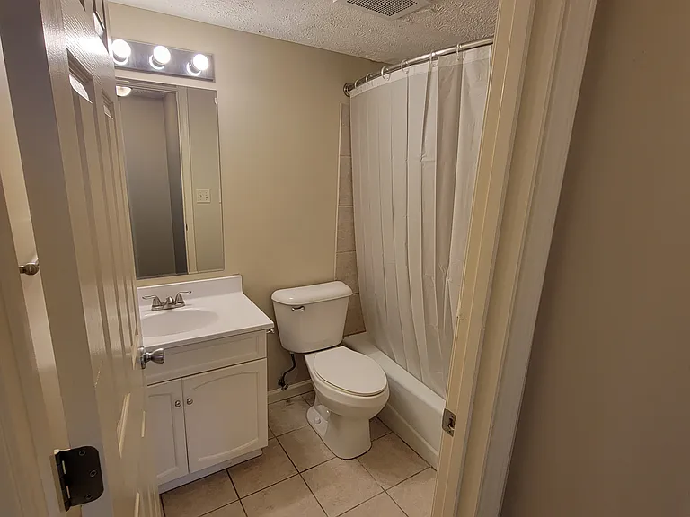 1520 D St #10 — Photo 7