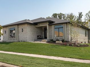 2684 Timber Oaks Rd SW, Rochester, MN 55902