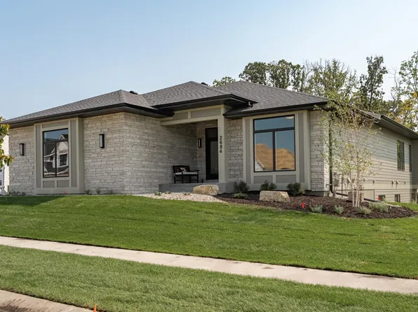 2684 Timber Oaks Rd SW, Rochester, MN 55902