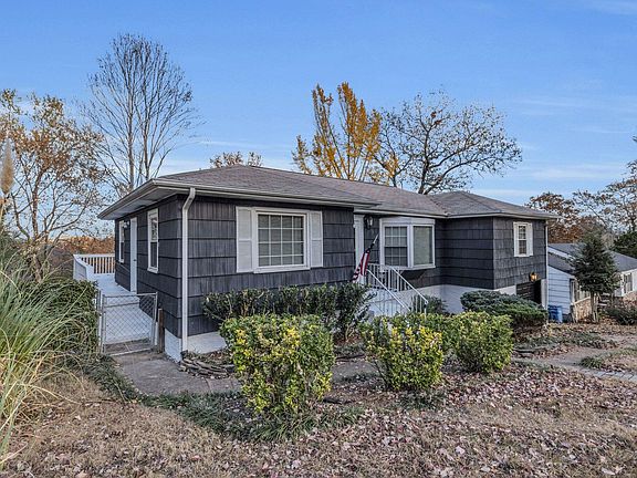 3rd image of 3680 Knollwood Dr