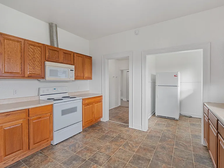 3033 Sumner Ave — Photo 5
