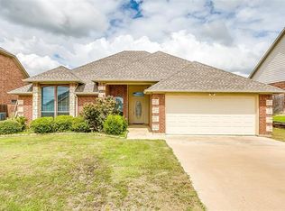 1708 Riverway Dr, Cleburne, TX 76033