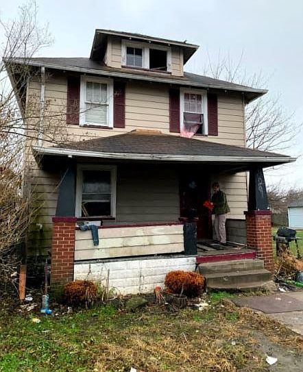 2nd image of 829 Selma Rd