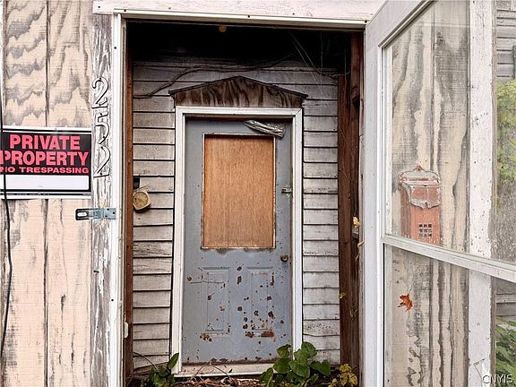 4th image of 252 Lake Rd