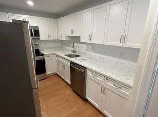 4 Peters Rd #1, Canton, MA 02021