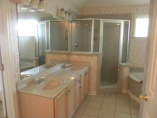 2nd image of 7129 Parkbrook Ln