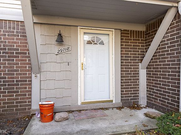 3rd image of 29718 Farmbrook Villa Ln #1