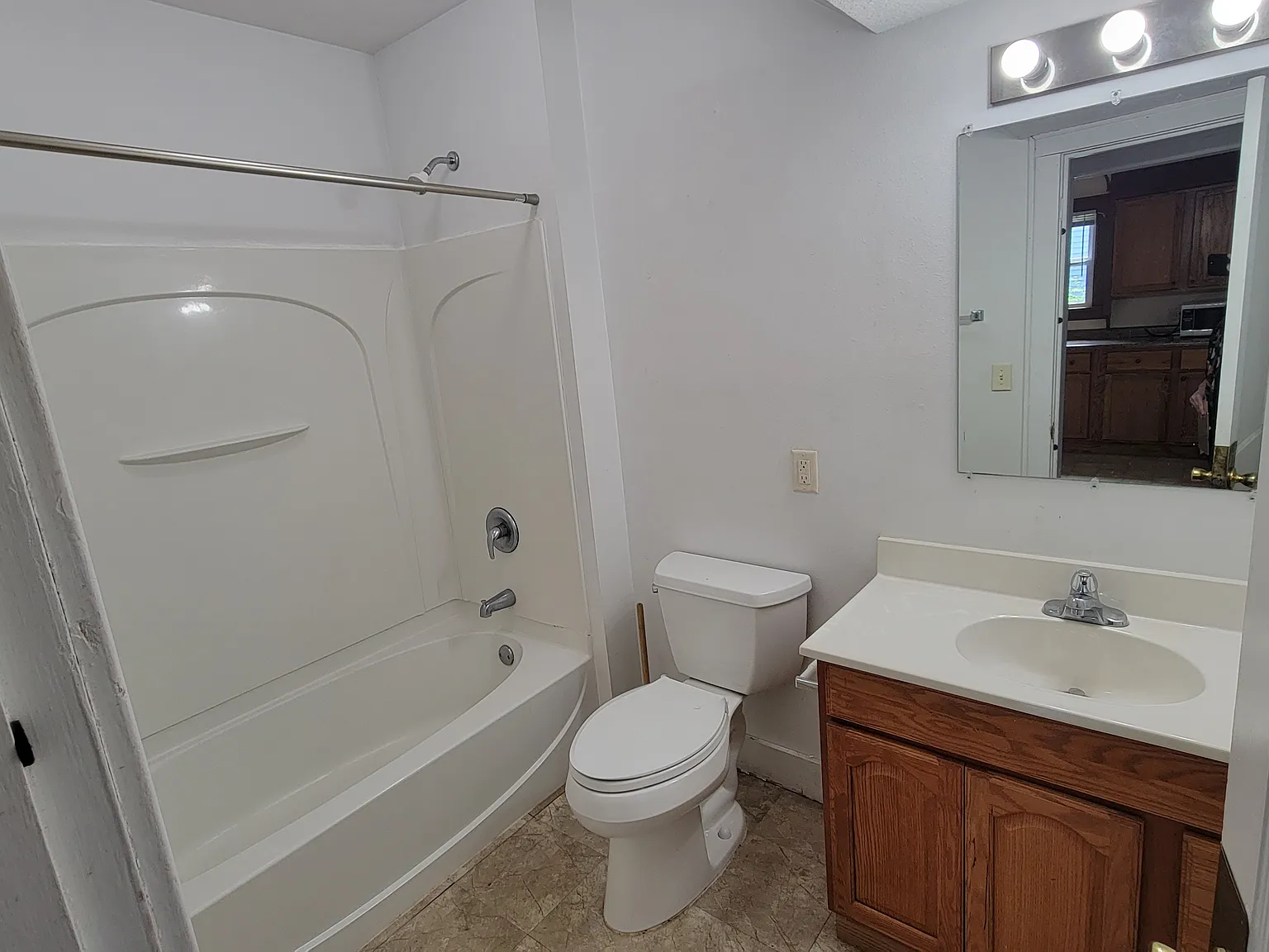 4 bed, 1250 sqft, $1,580 — Photo 4