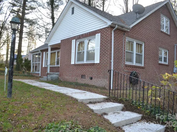 1607 Greenville Hwy, Hendersonville, NC 28792