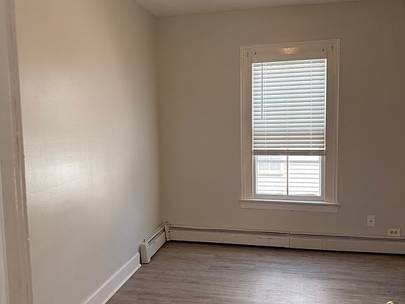 4th image of 93 Hungerford St #2