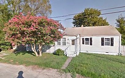 3 BR 1 BA Nice family home on a cul de sac