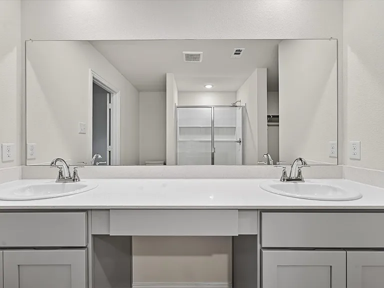 102 Goel St — Photo 7