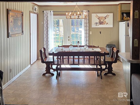 4th image of 491 Forrest Ave
