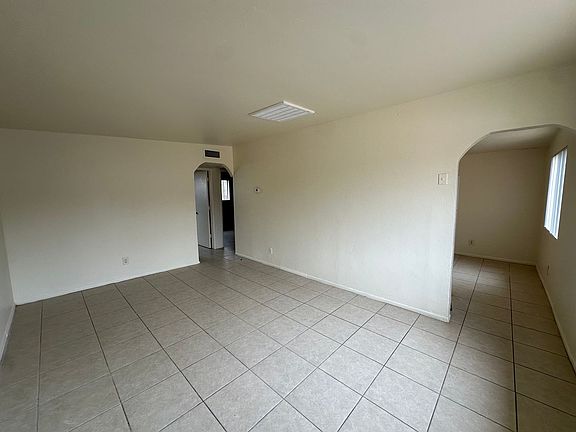 2nd image of 2814 N Fontana Ave Units A & B