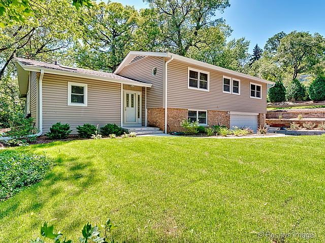 1st image of 22W755 Red Oak Dr