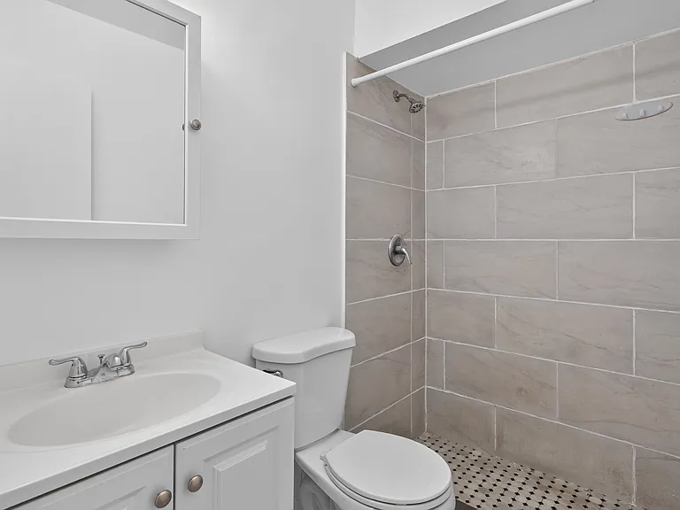 416 Santander Aveapt F — Photo 6