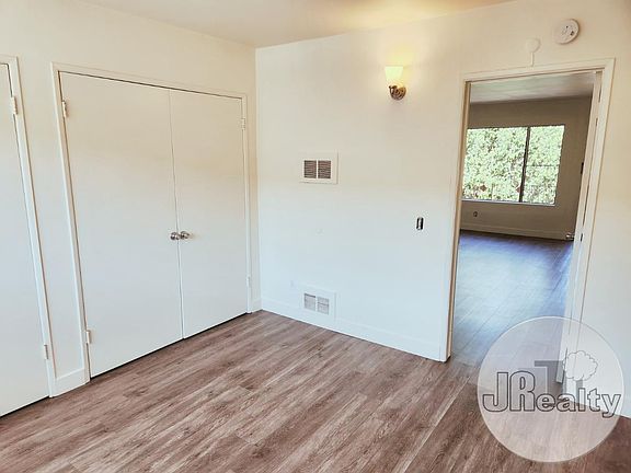 4th image of 401 W Wilson Ave APT 7