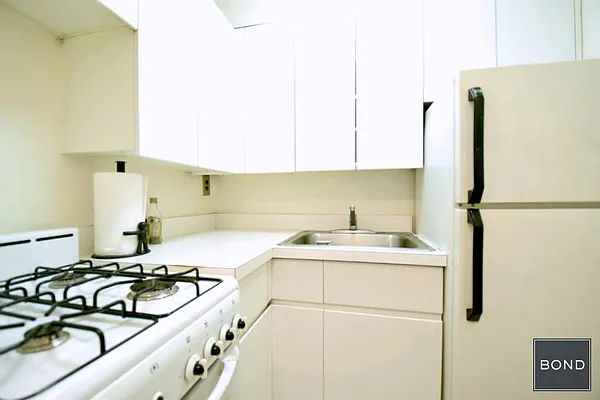 Rented by Bond New York | media 26