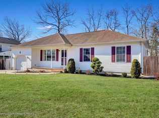 525 Center St, Forked River, NJ 08731