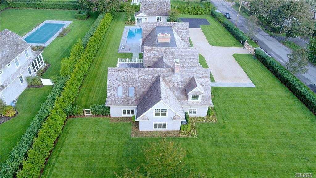 13 Beach Ln in Quogue Out East