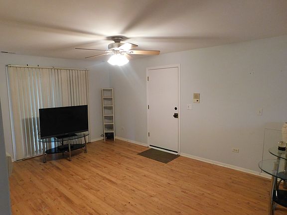 3rd image of 3452 N Harlem Ave