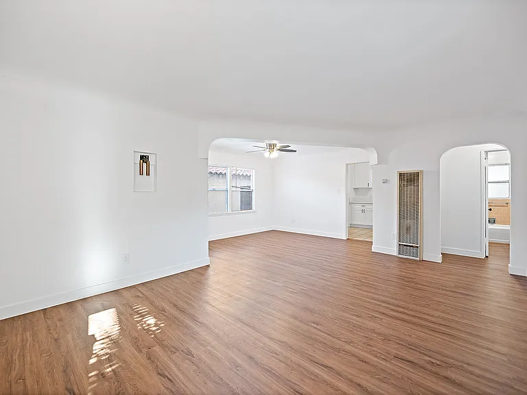 234 S Sadler Ave #234 — Photo 2