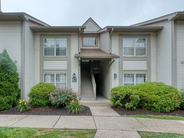 33 Langdon Court APT CL4, Berlin, CT 06037