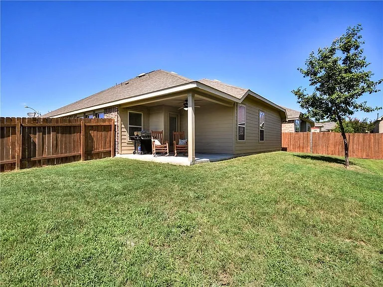 701 Cardenas Ln — Photo 20
