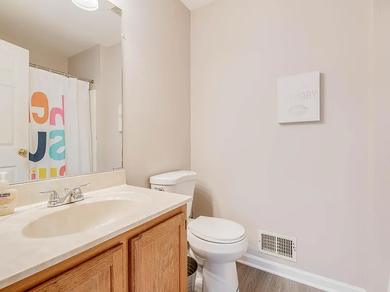 216 Roundhouse Ct — Photo 12
