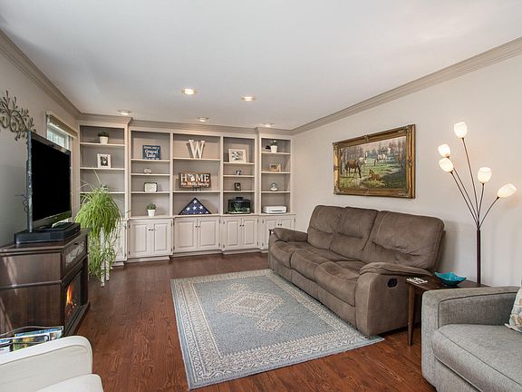 4th image of 2422 Kalarama Ave