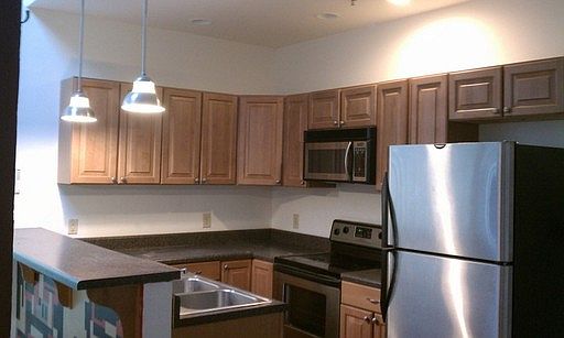 2nd image of 00 E Broad St APT 3B