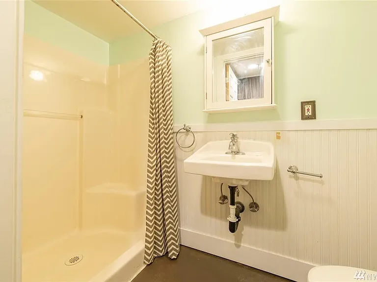715 S J St — Photo 18