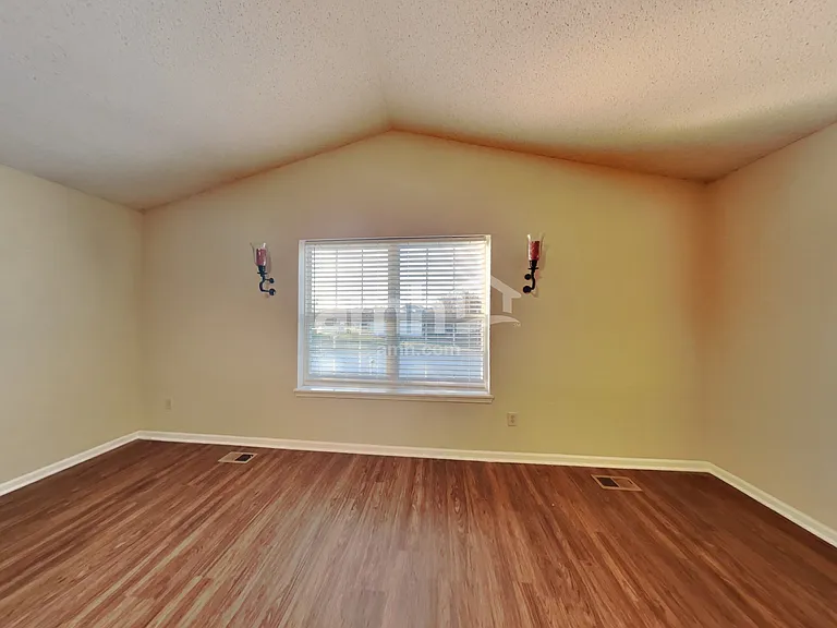 7411 Cordova Dr — Photo 9