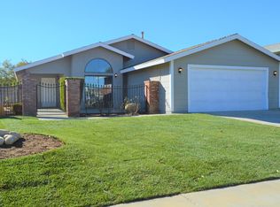 38173 13th St E, Palmdale, CA 93550