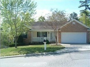 6770 Sawtooth Dr, Ooltewah, TN 37363