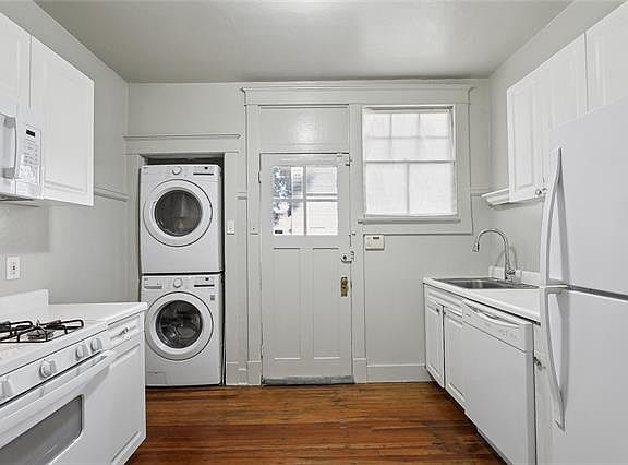 5th image of 5821 S Robertson St