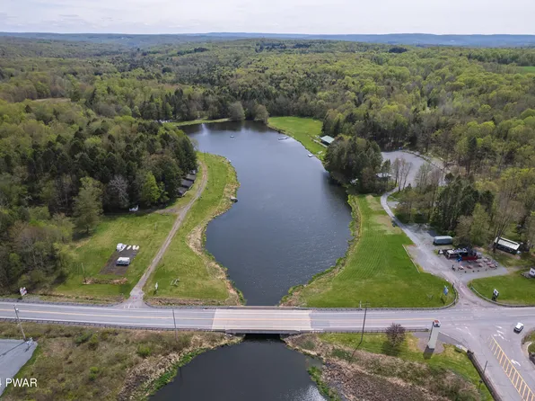 1284 Hamlin Hwy, Lake Ariel, PA 18436